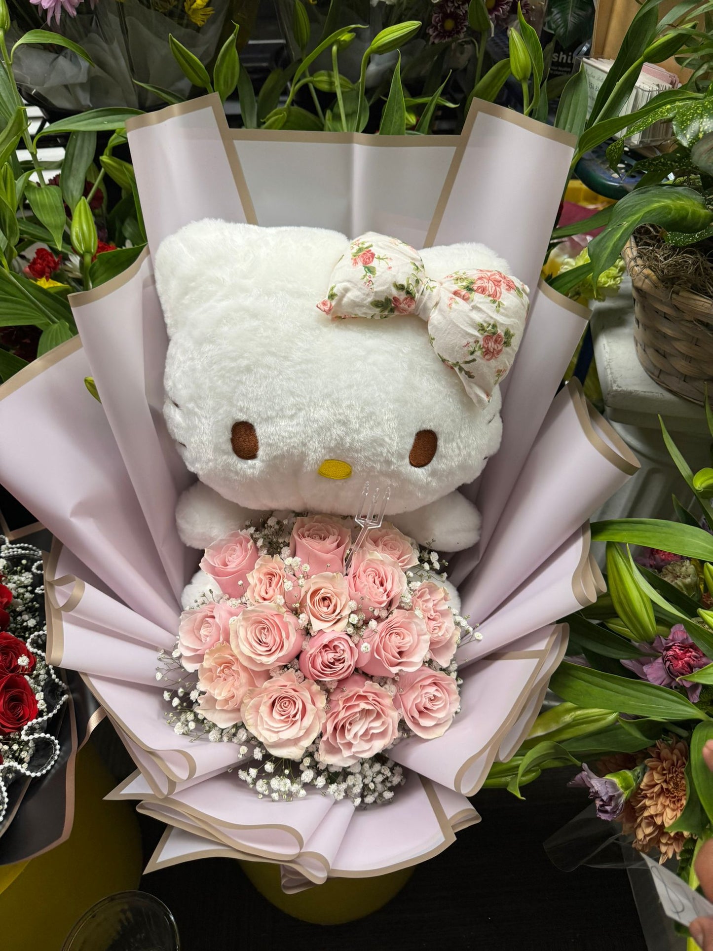 Ramo buchón de rosas con peluche