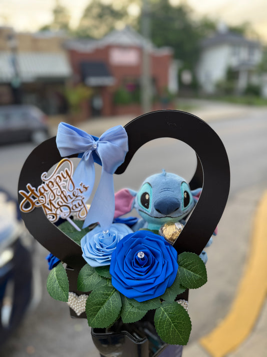 Arreglo de rosas eternas con Stich #38 (MOTHERS DAY)